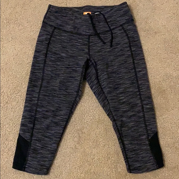 Lucy workout capris. Size small - Picture 1 of 4